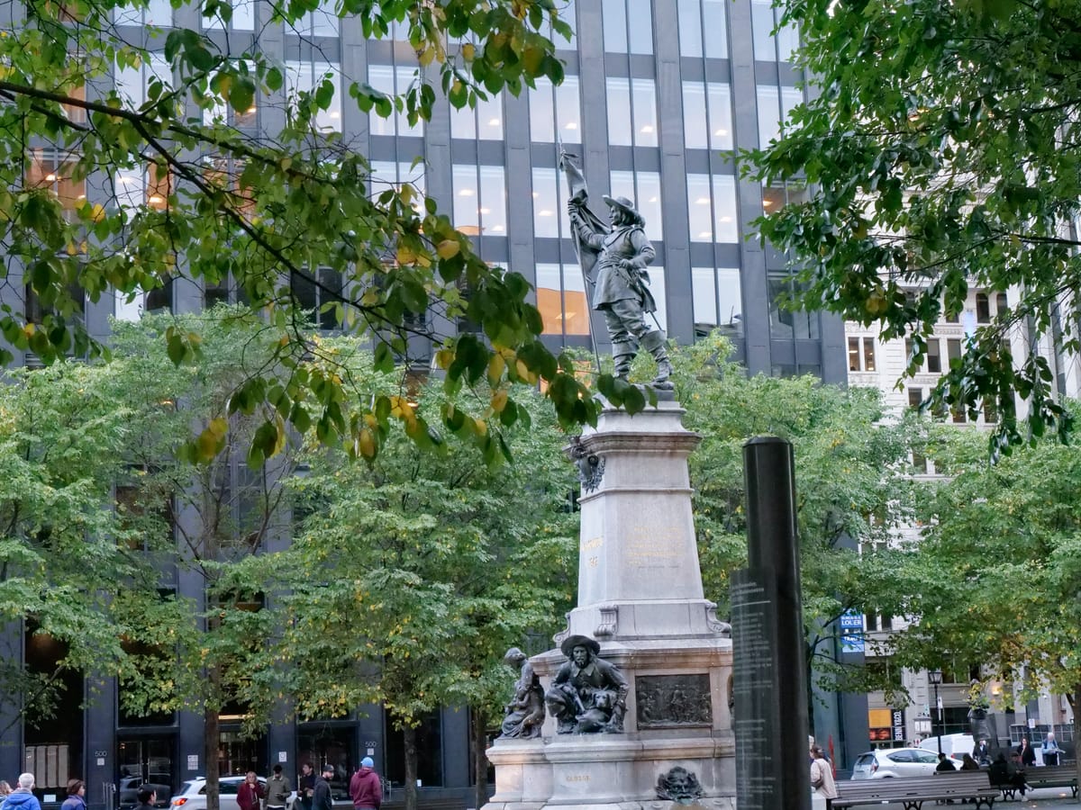 This blog entry is about the transition from summer to fall in Montreal. It shows the changing weather and foliage, as well as the resumption of school and hockey.